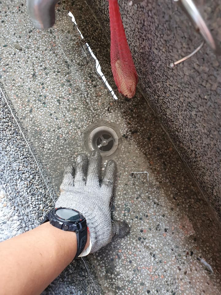 學校流理臺處水管疏通